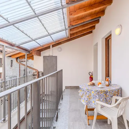 Dema-2 By Interhome ميزّيجرا