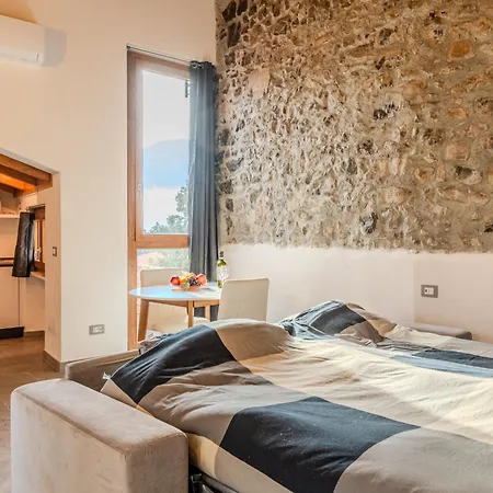 Dema-2 By Interhome דירה Mezzegra